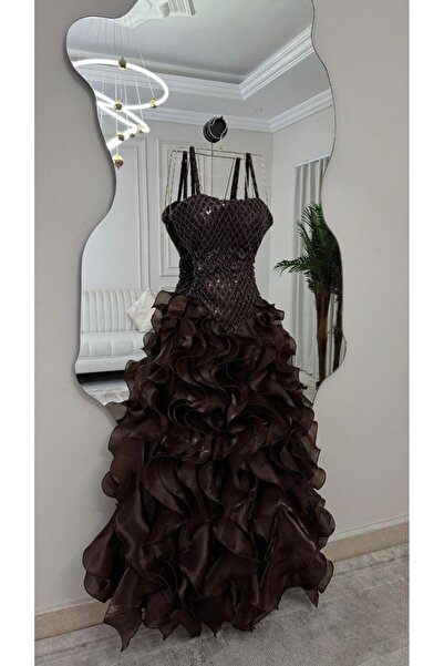 Latin2024 A brown evening dress made of Barbie fabric and layered chiffon wit...