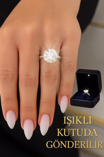 Laboratuvar Pırlantası Lp Işıklı kutuda 15 carat tektaş yüzük