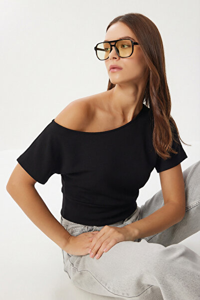 Lovelyİstanbul بلوزة مودال مكشوفة الأكتاف LBY0048 أسود