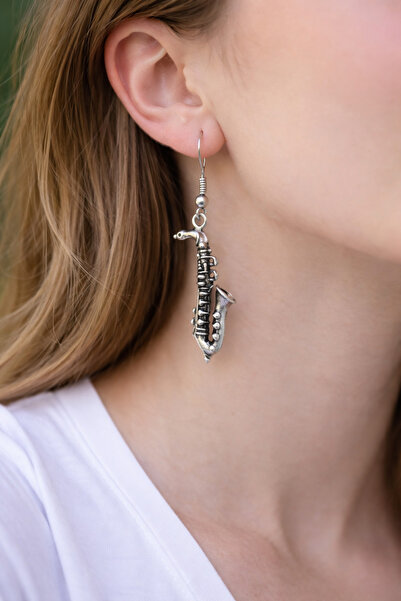 HER ŞEY NOTA www.herseynota.com أقراط معدنية متدلية بتصميم الساكسفون - تصميم ...