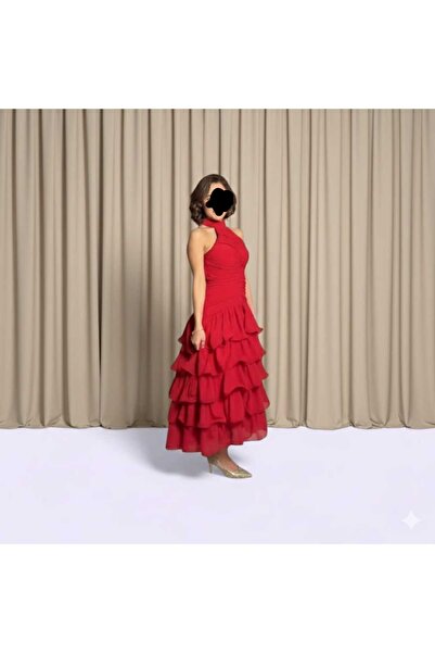 SERA A red dress with an elegant design
