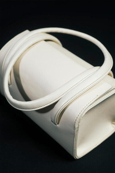 BE BLUE Ekru Box Bag