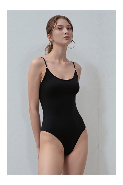 Kom بدلة فانيسا