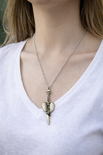 Yuchicly قلادة معدنية على شكل جمجمة وقلب