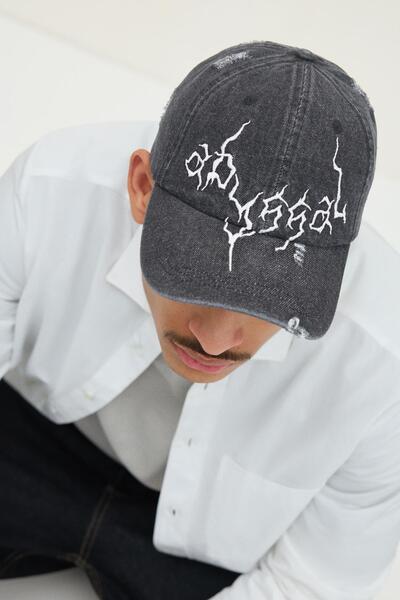 Bershka İşlemeli denim şapka