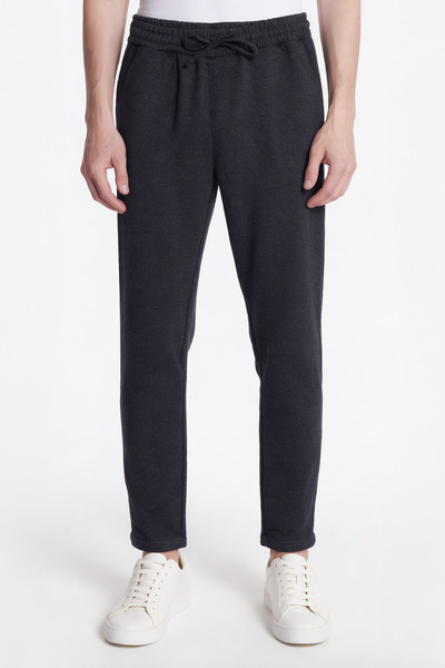 Tudors Ανδρικό πλεκτό παντελόνι από βαμβάκι ανθρακί, με άνετη εφαρμογή, δεμέν...