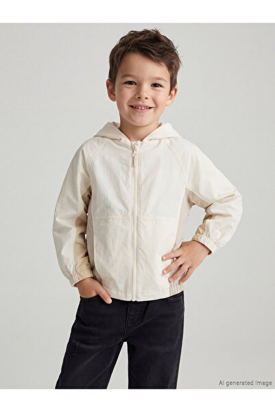 LC Waikiki Rmz Gi̇yi̇m Farkiyla Hooded Boy's Raincoat