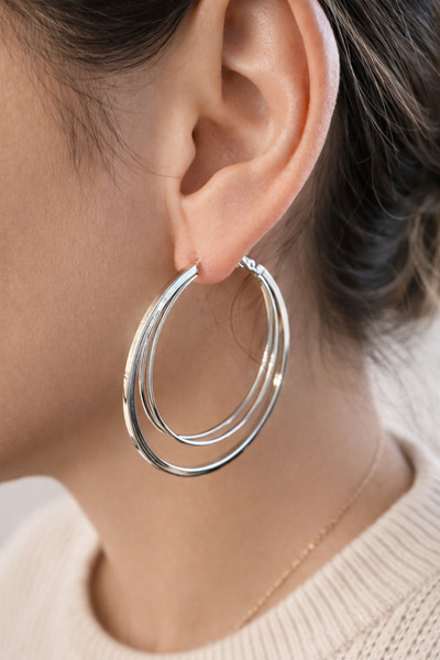 POYASE Gold and Silver Color Classic Hoop Earrings Women's Accessory Model
