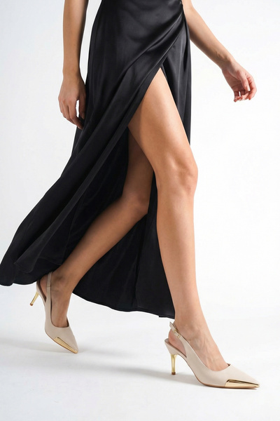 kapretta Kadın Bej İpek Saten Gold Aksesuar ve Galvaniz Topuk Detay Stiletto ...