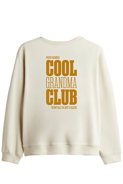 BetterThanCo سويت شيرت مطبوع عليه Cool Grandma Club ذو ياقة دائرية