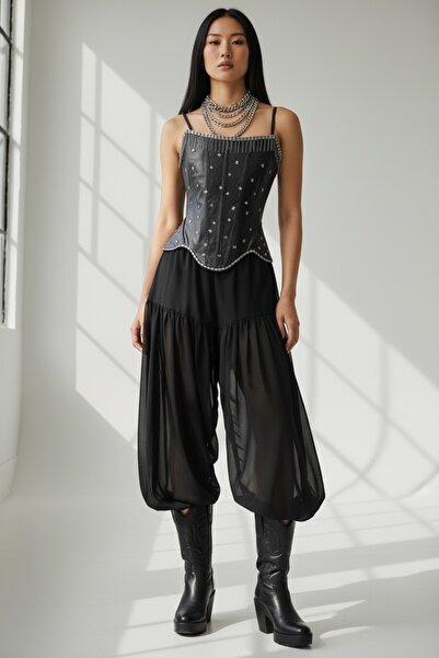 Pastelist. Özel tasarım suni deri metalik taş ve püskül detaylı büstiyer korse