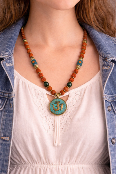 HER ŞEY NOTA www.herseynota.com ديزرت مانترا – قلادة من الخرز الفيروزي