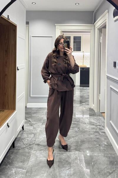 Banu Angay Premium Kuşaklı Triko Takım Kahverengi