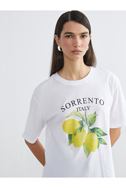 LC Waikiki تيشيرت نسائي واسع برقبة دائرية وطبعة إيطالية