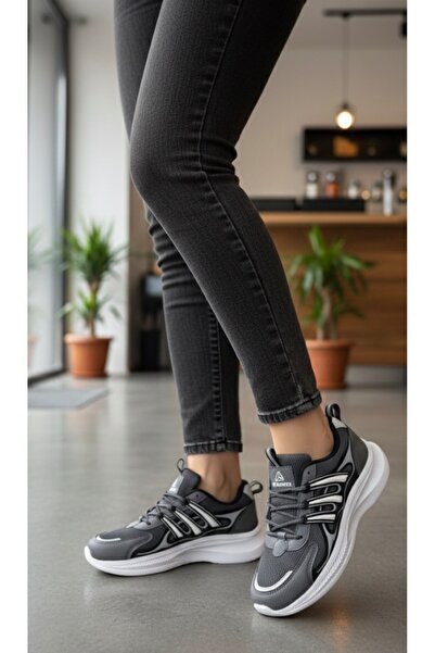 MC Jamper Flexible Sole Sports Shoes 2298