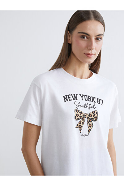 LC Waikiki تيشيرت نسائي مطبوع عليه شعار نيويورك، بياقة دائرية