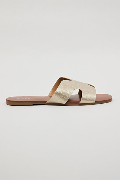 R&B صنادل نسائية مسطحة ذهبية اللون ذات ملمس مميز