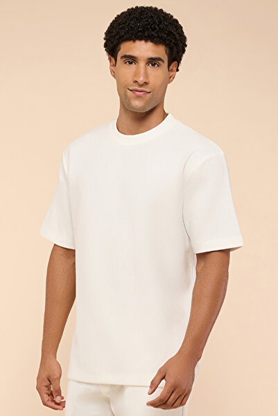 R&B Men's Cream Textured T-Shirt with Crew Neck and Short Sleeves