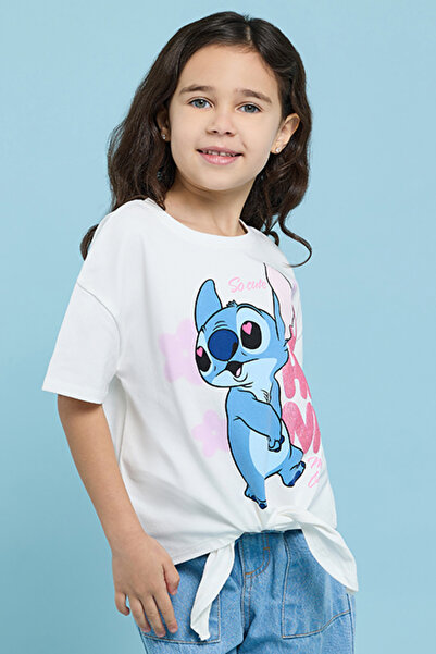 R&B تيشيرت بناتي كريمي اللون مطبوع عليه غرز، بياقة دائرية وأكمام قصيرة