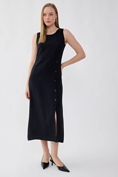 Vitrin فستان بأكمام قصيرة وأزرار على الجزء السفلي من التنورة