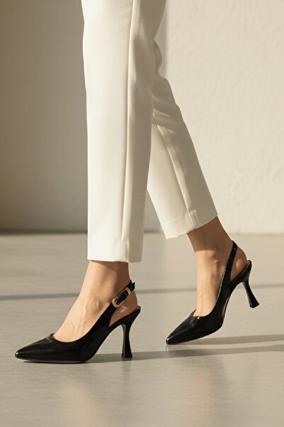 DURUNUN BUTİĞİ Dolipa Black Wrinkled Patent Leather Side Buckle (8 cm) Pointe...