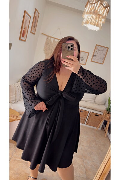 Kendinisevbutik Siyah Kolları Kalpli Tül Detaylı Büyük Beden Elbise