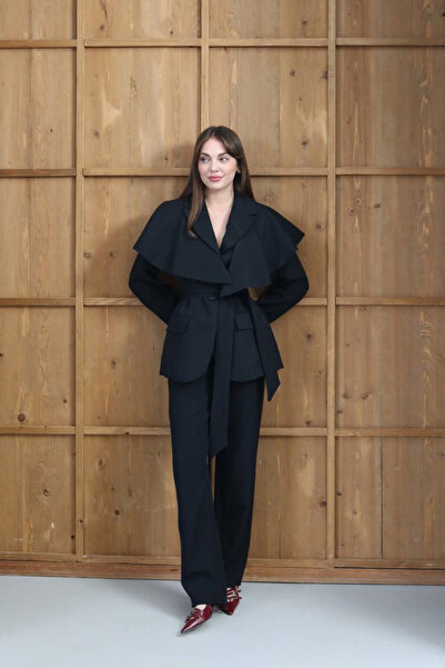 Sorridi Cape Detailed Design Blazer 2-Piece Set