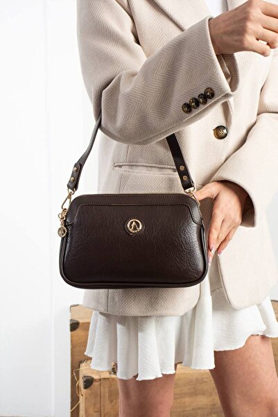 Çanta Trend Γυναικεία τσάντα χιαστί σε καφέ χρώμα από μαλακό συνθετικό δέρμα ...