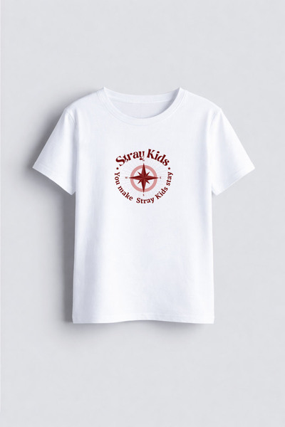 AYDESİGN تي شيرت أبيض مطبوع عليه فرقة موسيقية من Stray Kids برقبة دائرية للأط...