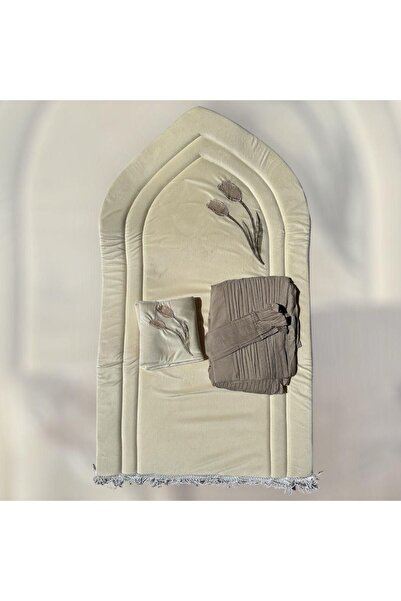 Generic Welcome the month of goodness with comfort and devotion: Luxurious ve...