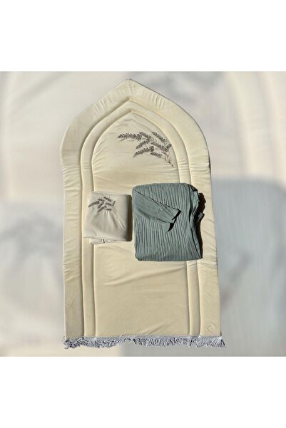 Generic Welcome the blessed month with peace and devotion: Luxurious velvet p...