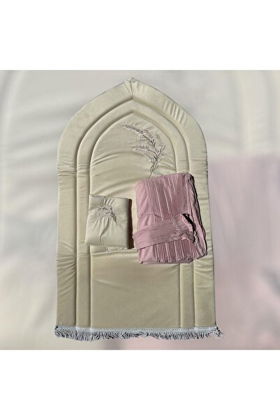 Generic Welcome the blessed month with peace and devotion: Luxurious velvet p...