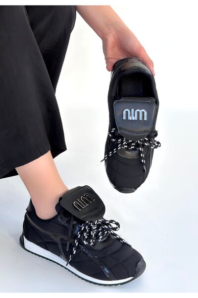 FRESCO SCARFS Dissa Чорні шкіряні шнуровані кросівки з деталями у вигляді пар...