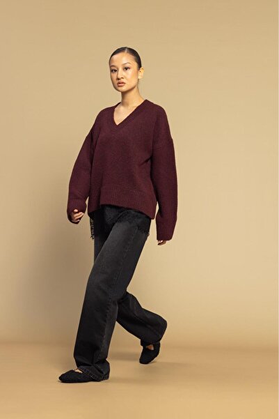 Burcia Lace Detailed V-Neck Sweater