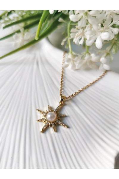 Halley Concept قلادة من الفولاذ الذهبي مرصعة باللؤلؤ وحجر الزركون على شكل نجمة