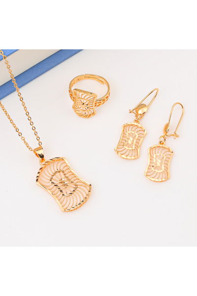 Generic طقم سادة بديل الذهب لايسبب الحساسيه