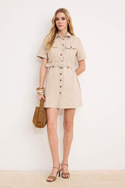 Trendyol Collection Rochie mini din gabardină cu centură bej TWOSS26EL00117