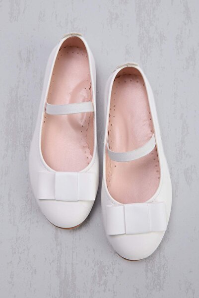 TRENDYOL SHOES Weiße Ballerinas für kleine/große Mädchen TAKSS26BE00015