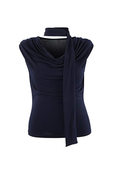 Trendyol Curve Marineblaue Strickbluse mit Schal und Ausschnitt im Degaje-Sti...