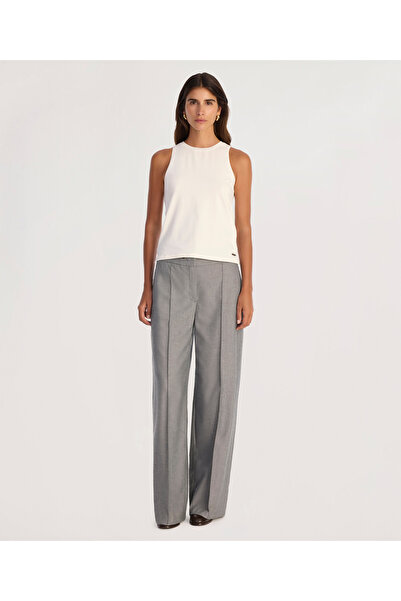 Yargıcı Kolsuz Halter Yaka Tshirt