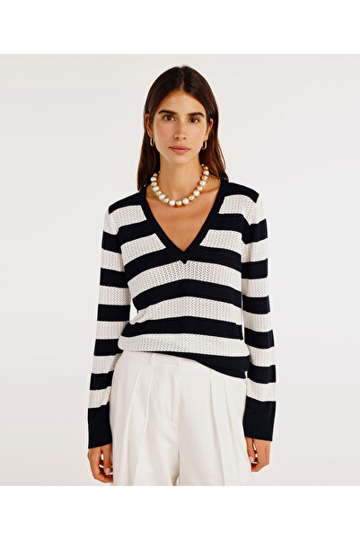 Yargıcı V Yaka Uzun Kollu Kazak