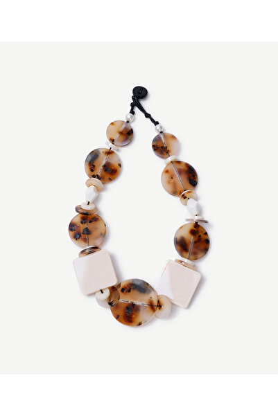 Yargıcı Kapama Detaylı Akrilik Kolye