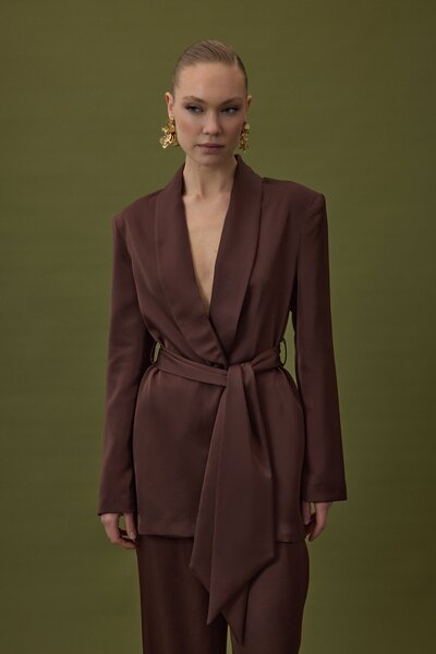 Sateen جاكيت ساتان بحزام - بني