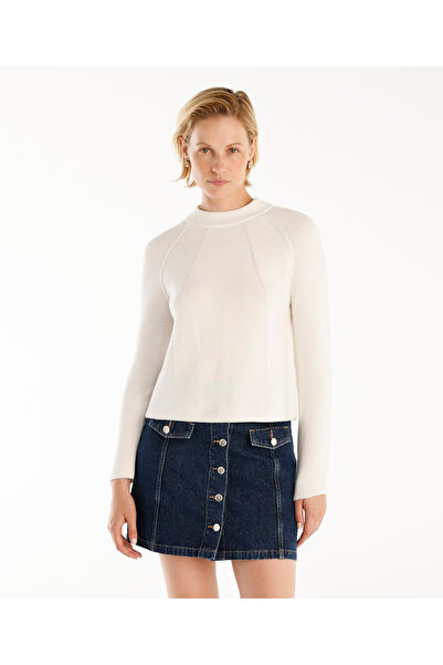 Yargıcı Dik Yakalı Reglan Kollu Kazak