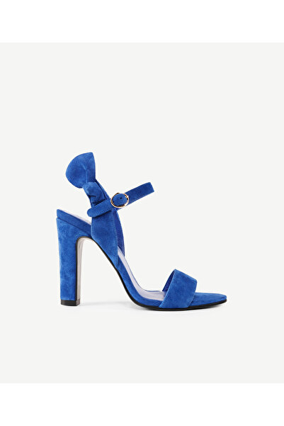 Yargıcı Fiyonk Detaylı Deri Topuklu Ayakkabı