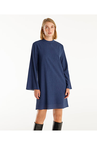 Yargıcı Bisiklet Yaka Uzun Kollu Kısa Elbise