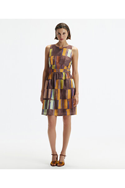 Yargıcı Kolsuz Bisiklet Yaka Sırtı Pencere Detaylı Beli Kemerli Elbise