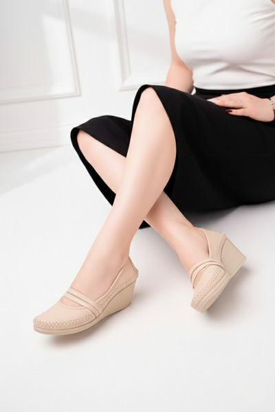 Deripabuc Нови бежови дамски обувки от естествена кожа с танкетка Ars-0135