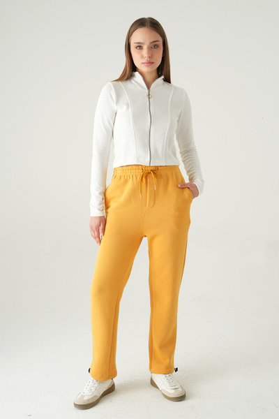 Rays 1600 بدلة رياضية بحزام خصر ورباط، لون الخردل