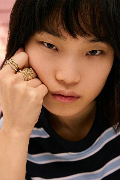 Bershka 9'lu taşlı yüzük seti